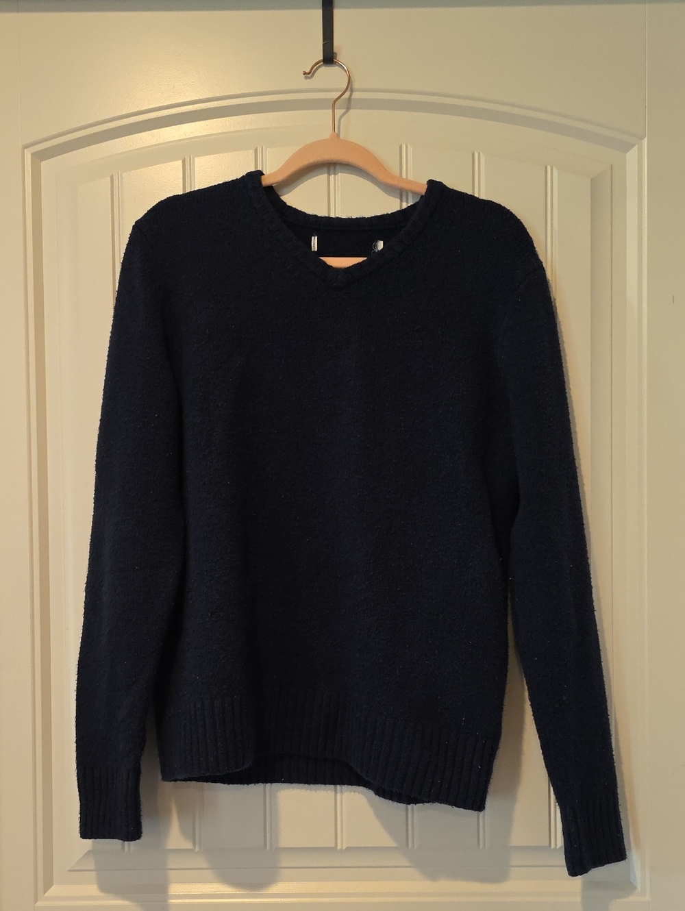 Navy Men's Medium V-Neck Sweater